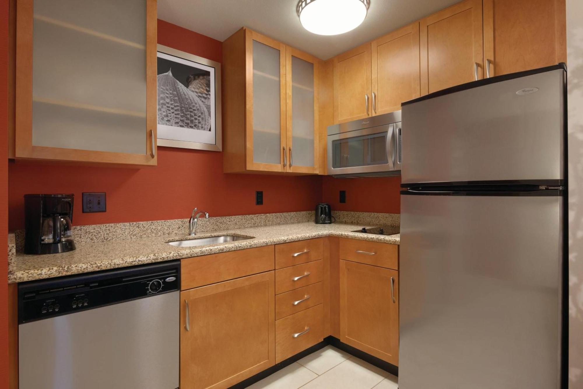Residence Inn Bismarck North Екстериор снимка