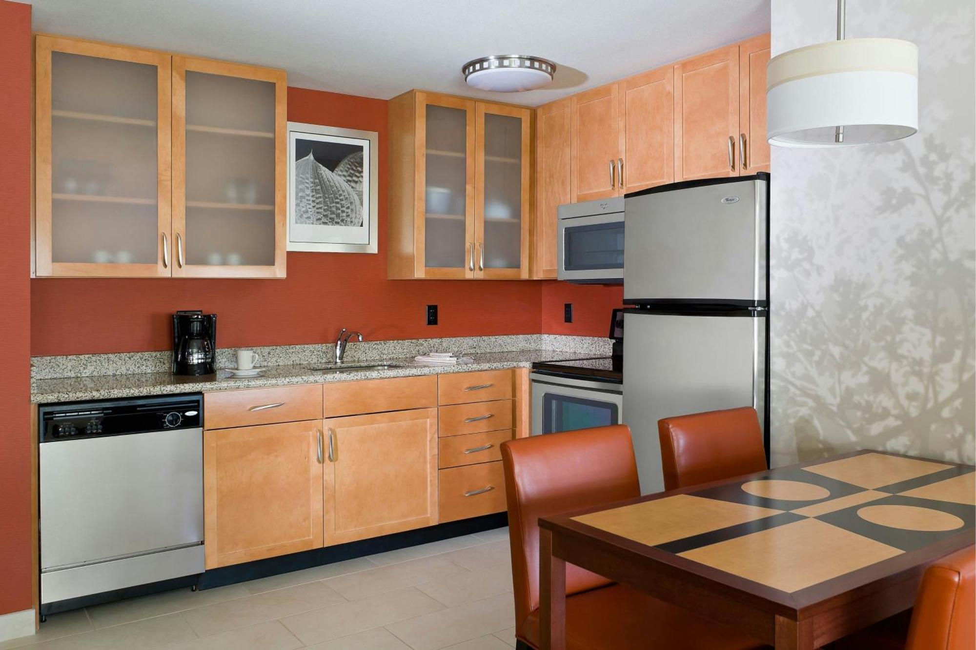 Residence Inn Bismarck North Екстериор снимка